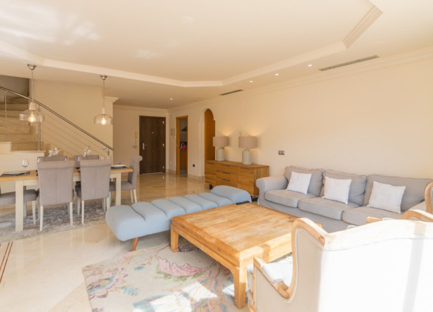 Resale - Apartment - Penthouse - Marbella - Nueva Andalucia