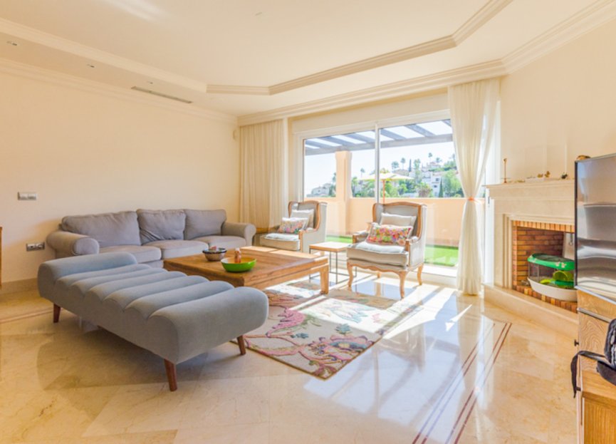 Resale - Apartment - Penthouse - Marbella - Nueva Andalucia