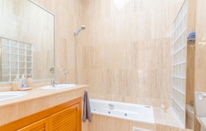 Resale - Apartment - Penthouse - Marbella - Nueva Andalucia