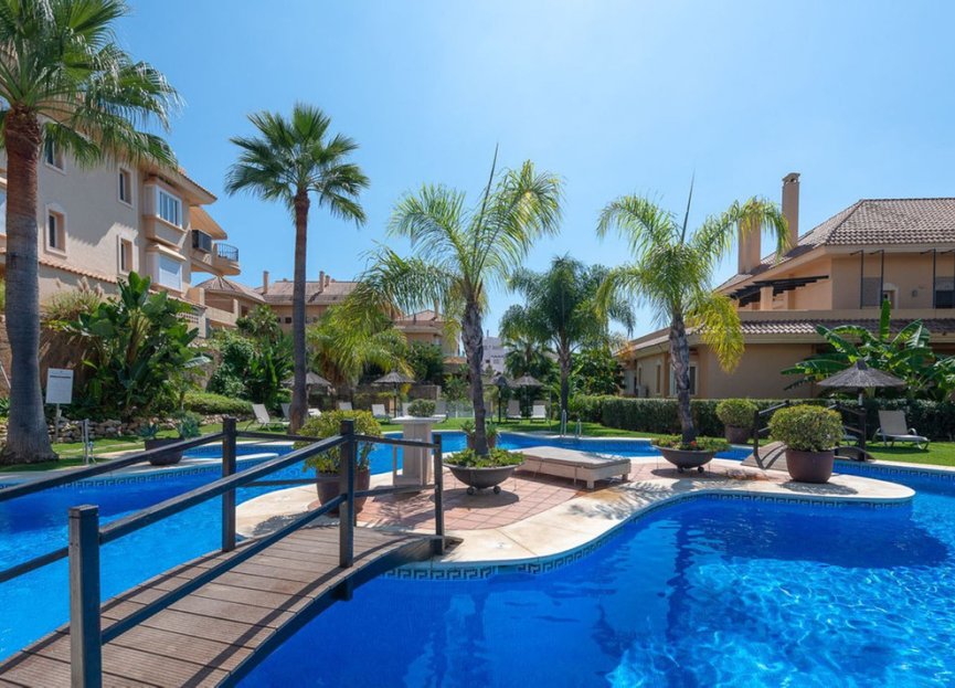 Resale - Apartment - Penthouse - Marbella - Nueva Andalucia