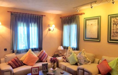 Resale - House - Detached Villa - Estepona - Estepona Centro