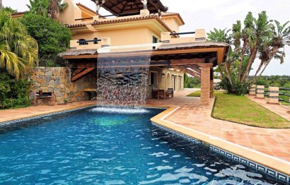 Resale - House - Detached Villa - Estepona - Estepona Centro