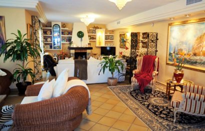 Resale - House - Detached Villa - Estepona - Estepona Centro