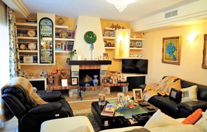 Resale - House - Detached Villa - Estepona - Estepona Centro