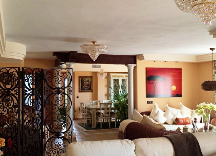 Resale - House - Detached Villa - Estepona - Estepona Centro