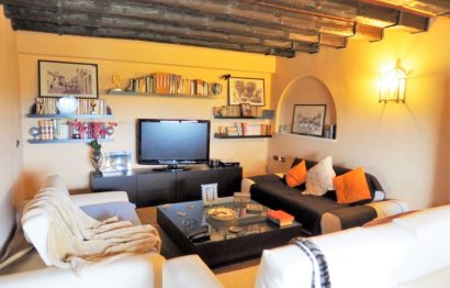 Resale - House - Detached Villa - Estepona - Estepona Centro