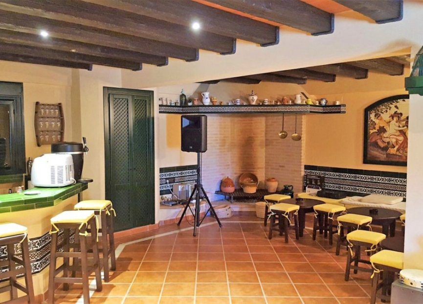 Resale - House - Detached Villa - Estepona - Estepona Centro