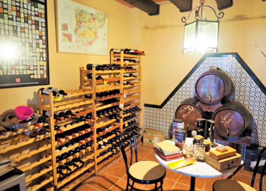 Resale - House - Detached Villa - Estepona - Estepona Centro