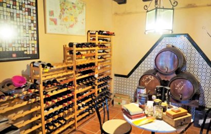 Resale - House - Detached Villa - Estepona - Estepona Centro