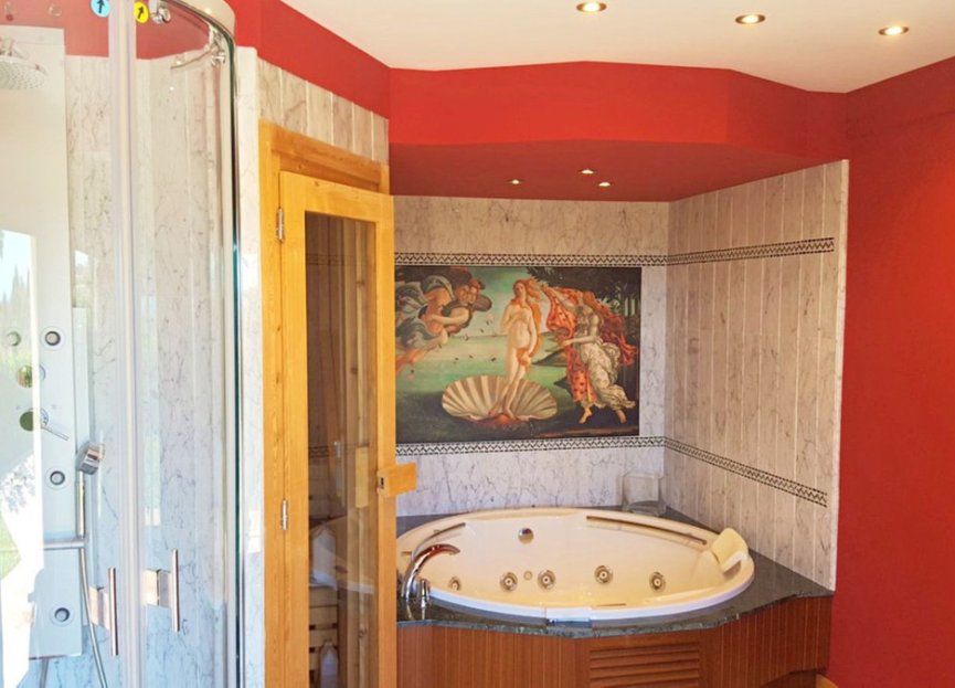 Resale - House - Detached Villa - Estepona - Estepona Centro