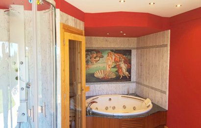 Resale - House - Detached Villa - Estepona - Estepona Centro