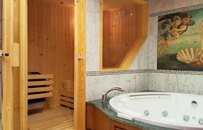 Resale - House - Detached Villa - Estepona - Estepona Centro