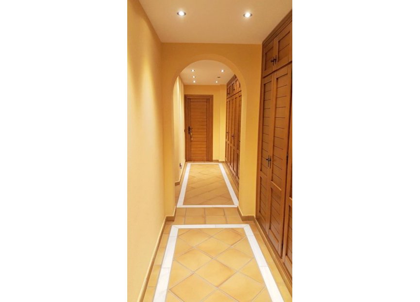 Resale - House - Detached Villa - Estepona - Estepona Centro