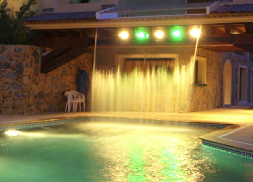 Resale - House - Detached Villa - Estepona - Estepona Centro