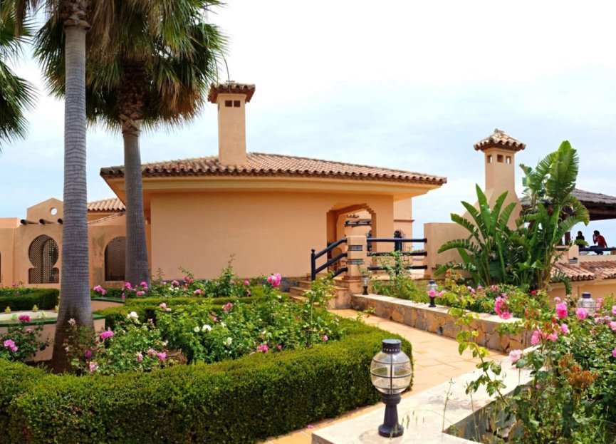 Resale - House - Detached Villa - Estepona - Estepona Centro