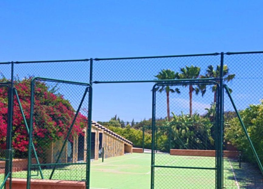 Resale - House - Detached Villa - Estepona - Estepona Centro