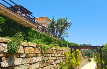 Resale - House - Detached Villa - Estepona - Estepona Centro