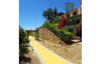 Resale - House - Detached Villa - Estepona - Estepona Centro