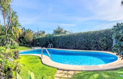 Resale - Apartment - Middle Floor Apartment - Estepona - Estepona Centro