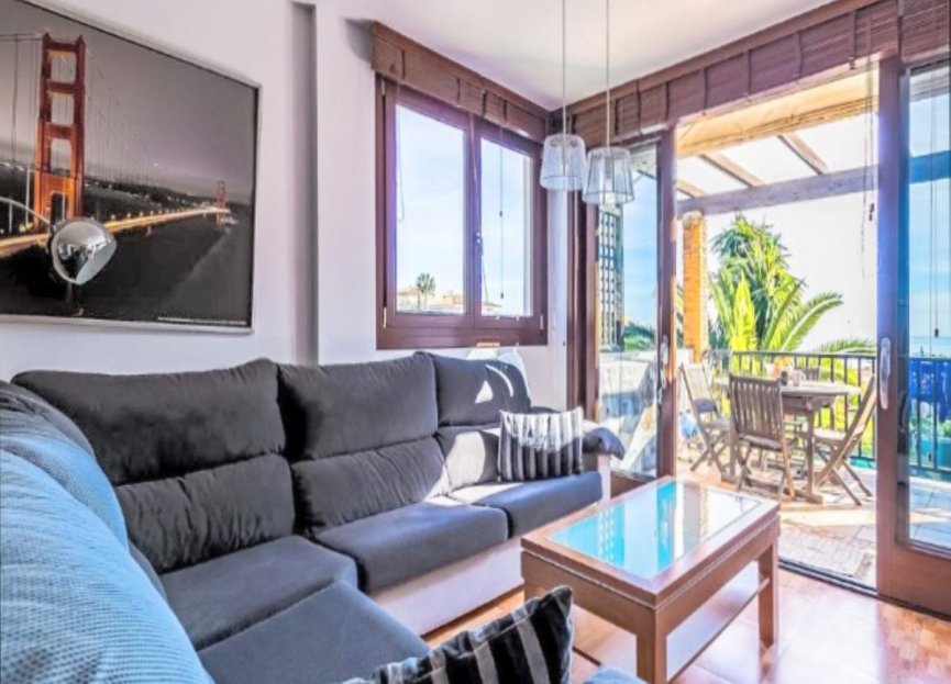 Resale - Apartment - Middle Floor Apartment - Estepona - Estepona Centro