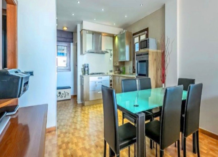 Resale - Apartment - Middle Floor Apartment - Estepona - Estepona Centro