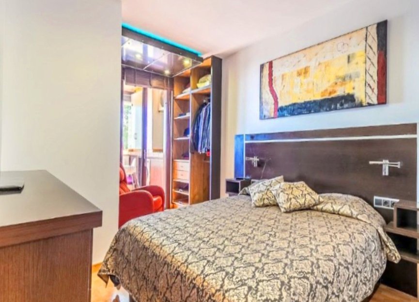 Resale - Apartment - Middle Floor Apartment - Estepona - Estepona Centro