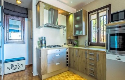 Resale - Apartment - Middle Floor Apartment - Estepona - Estepona Centro