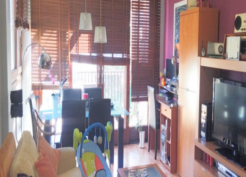 Resale - Apartment - Middle Floor Apartment - Estepona - Estepona Centro