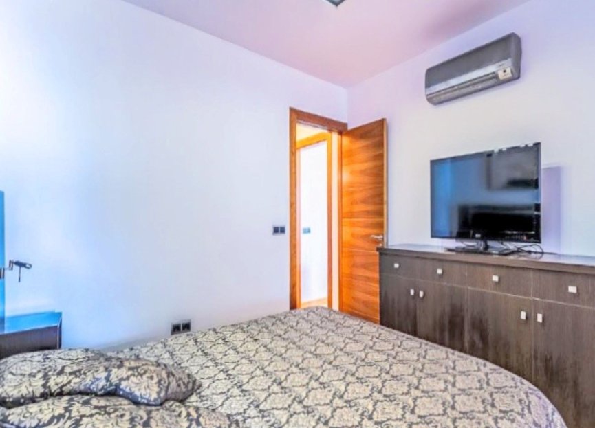 Resale - Apartment - Middle Floor Apartment - Estepona - Estepona Centro