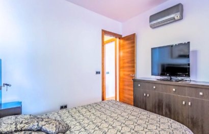 Resale - Apartment - Middle Floor Apartment - Estepona - Estepona Centro