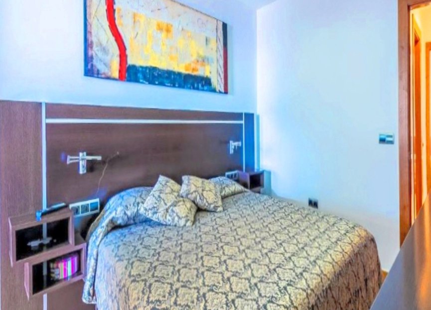 Resale - Apartment - Middle Floor Apartment - Estepona - Estepona Centro