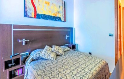 Resale - Apartment - Middle Floor Apartment - Estepona - Estepona Centro