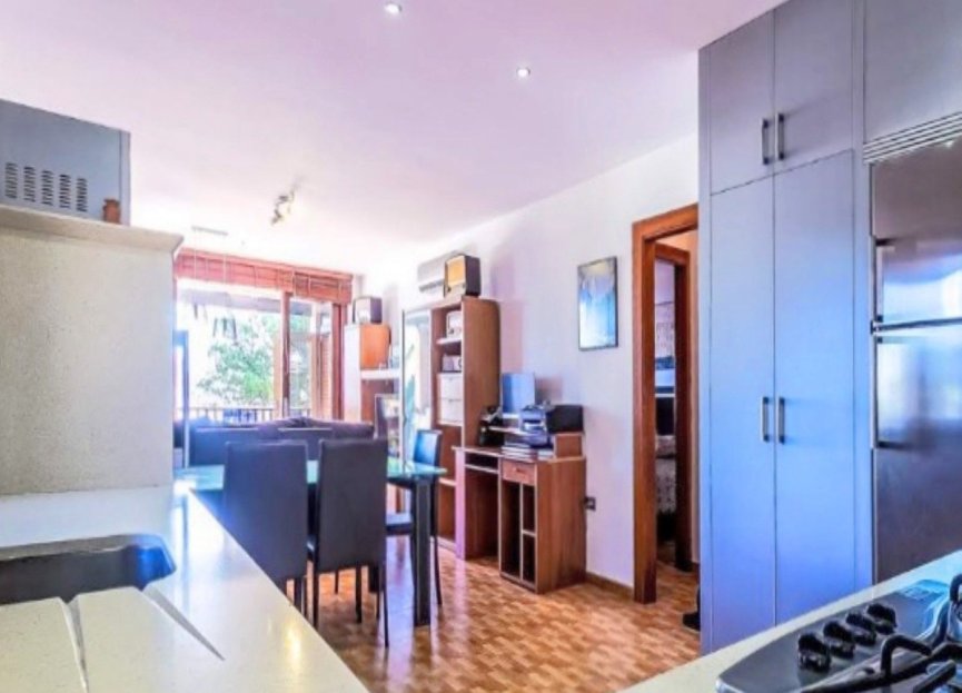 Resale - Apartment - Middle Floor Apartment - Estepona - Estepona Centro