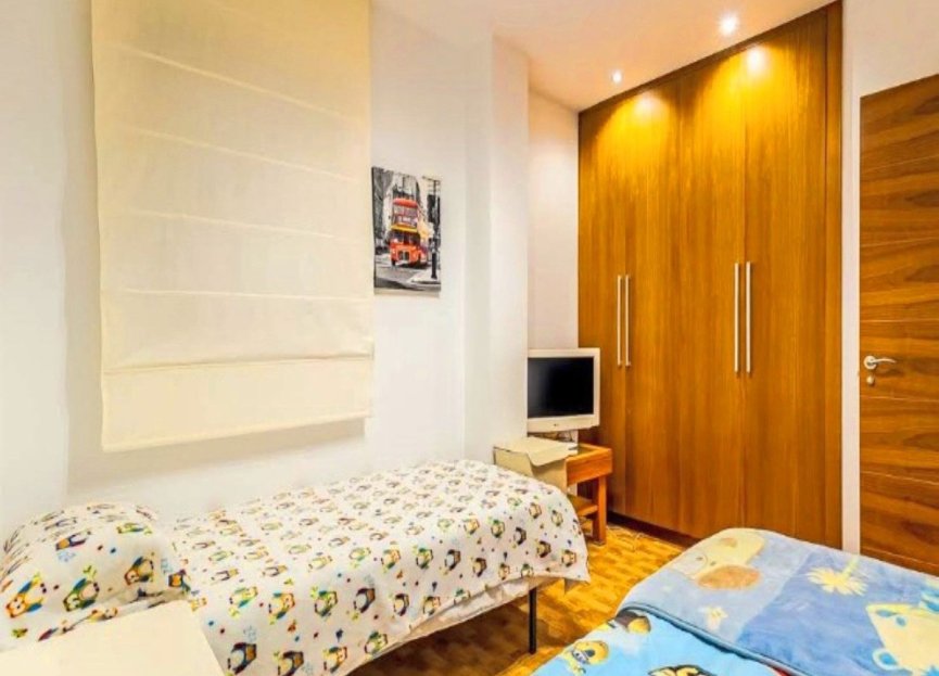 Resale - Apartment - Middle Floor Apartment - Estepona - Estepona Centro