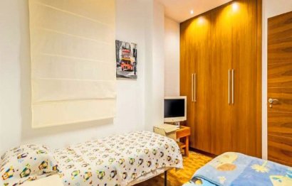 Resale - Apartment - Middle Floor Apartment - Estepona - Estepona Centro