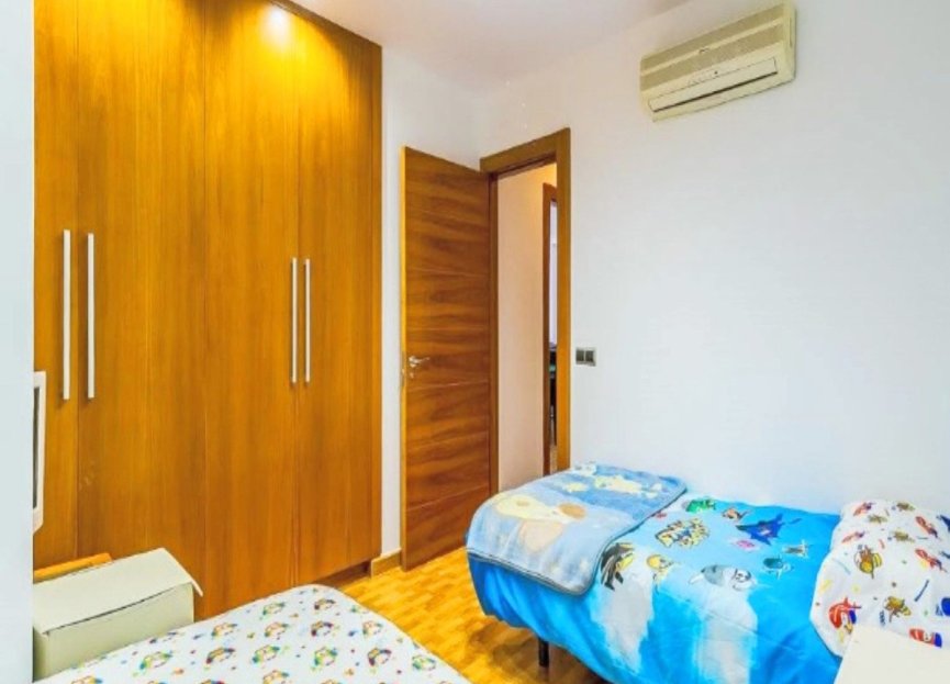 Resale - Apartment - Middle Floor Apartment - Estepona - Estepona Centro