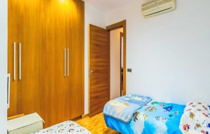 Resale - Apartment - Middle Floor Apartment - Estepona - Estepona Centro