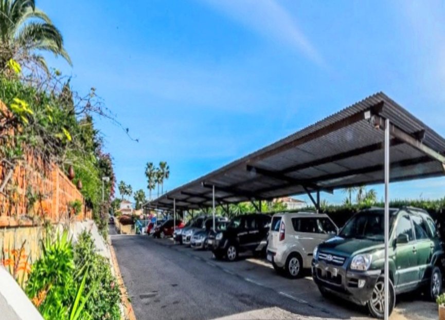 Resale - Apartment - Middle Floor Apartment - Estepona - Estepona Centro