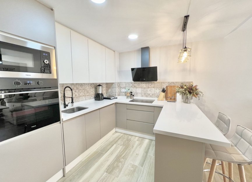 Resale - Apartment - Middle Floor Apartment - Fuengirola - Fuengirola Centro