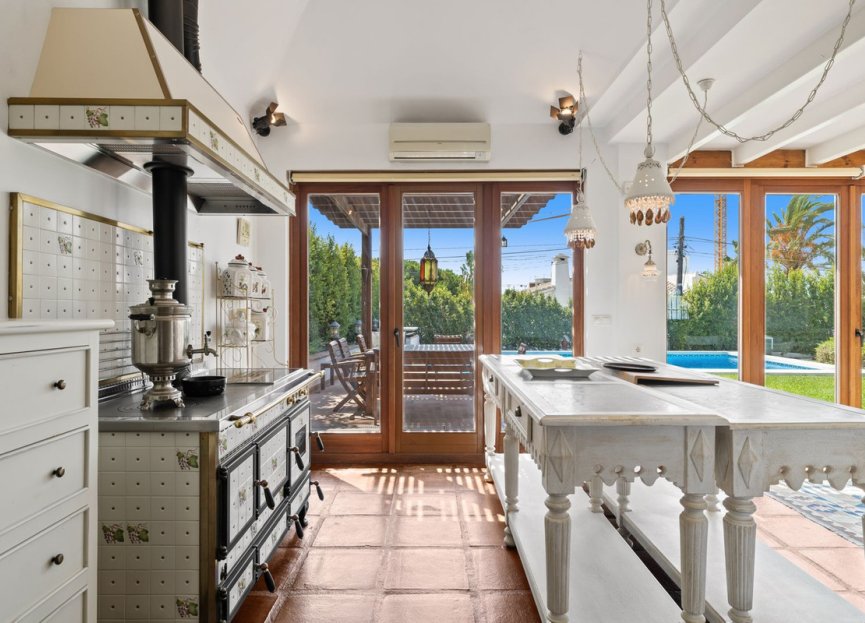 Reventa - House - Detached Villa - Marbella - Marbesa