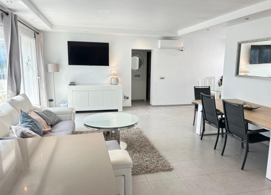 Resale - House - Detached Villa - Estepona - Estepona Centro