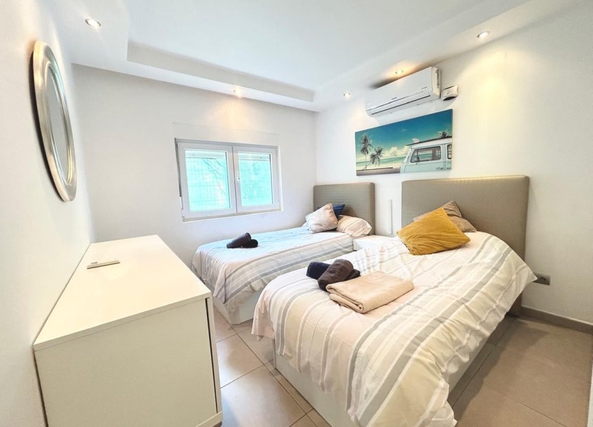 Resale - House - Detached Villa - Estepona - Estepona Centro