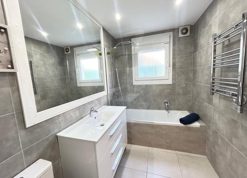 Resale - House - Detached Villa - Estepona - Estepona Centro