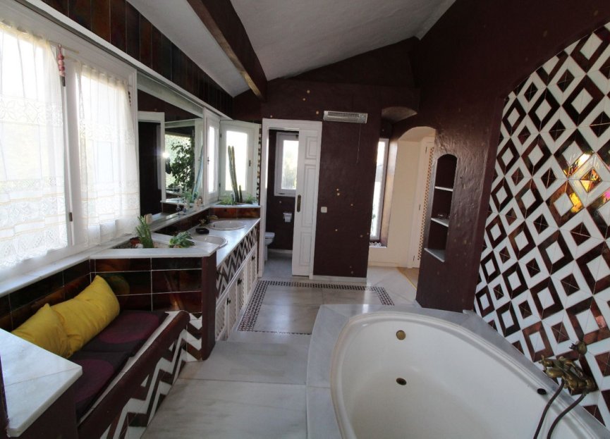 Resale - House - Detached Villa - Estepona - New Golden Mile