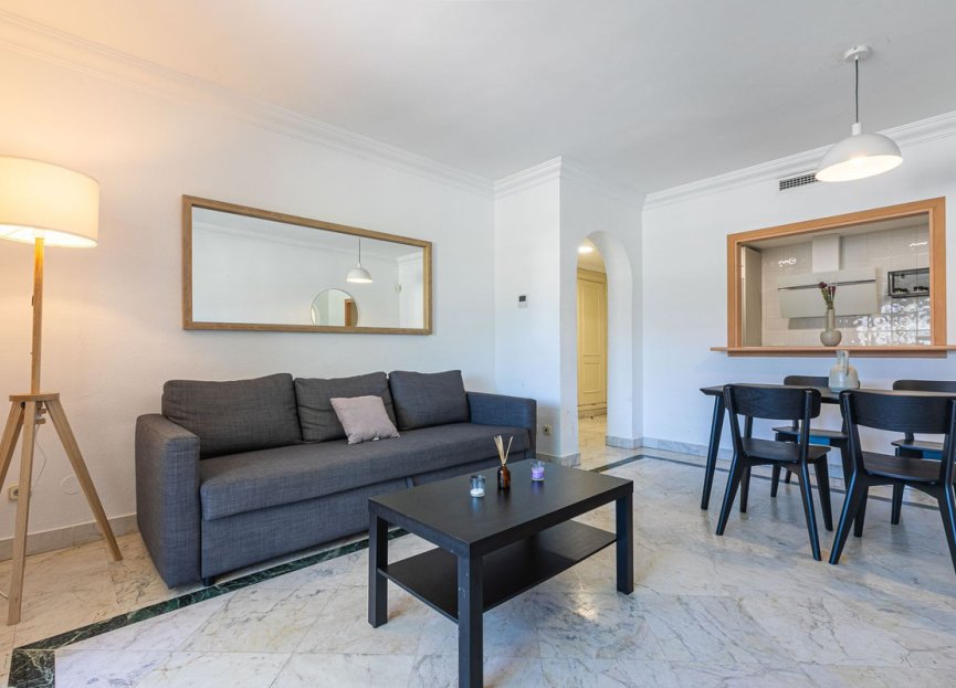 Resale - Apartment - Middle Floor Apartment - Marbella - Puerto Banús