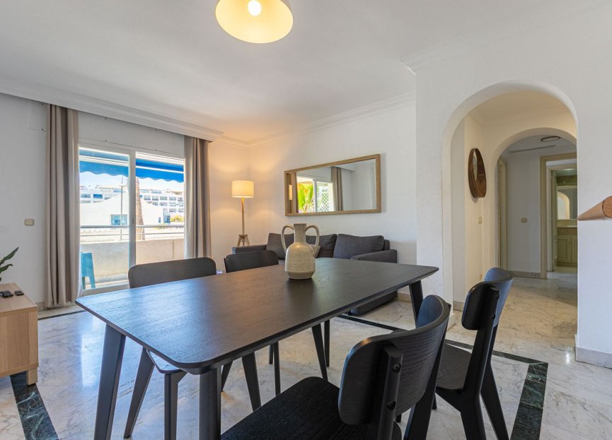 Resale - Apartment - Middle Floor Apartment - Marbella - Puerto Banús