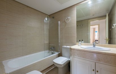 Resale - Apartment - Middle Floor Apartment - Marbella - Puerto Banús