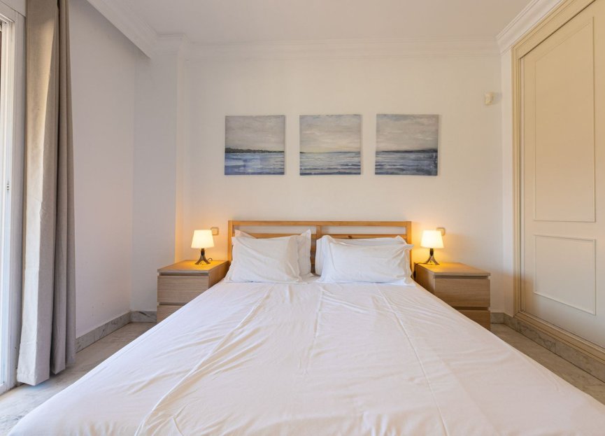 Resale - Apartment - Middle Floor Apartment - Marbella - Puerto Banús