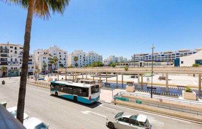 Resale - Apartment - Middle Floor Apartment - Marbella - Puerto Banús