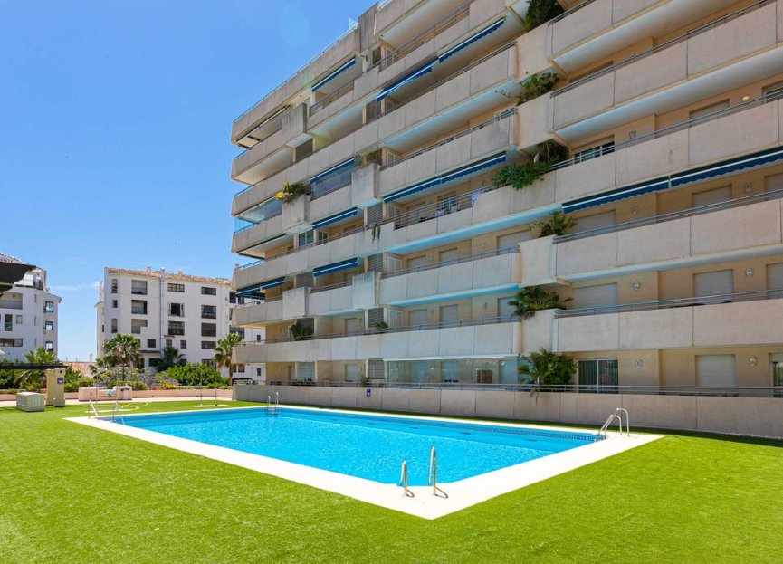 Resale - Apartment - Middle Floor Apartment - Marbella - Puerto Banús